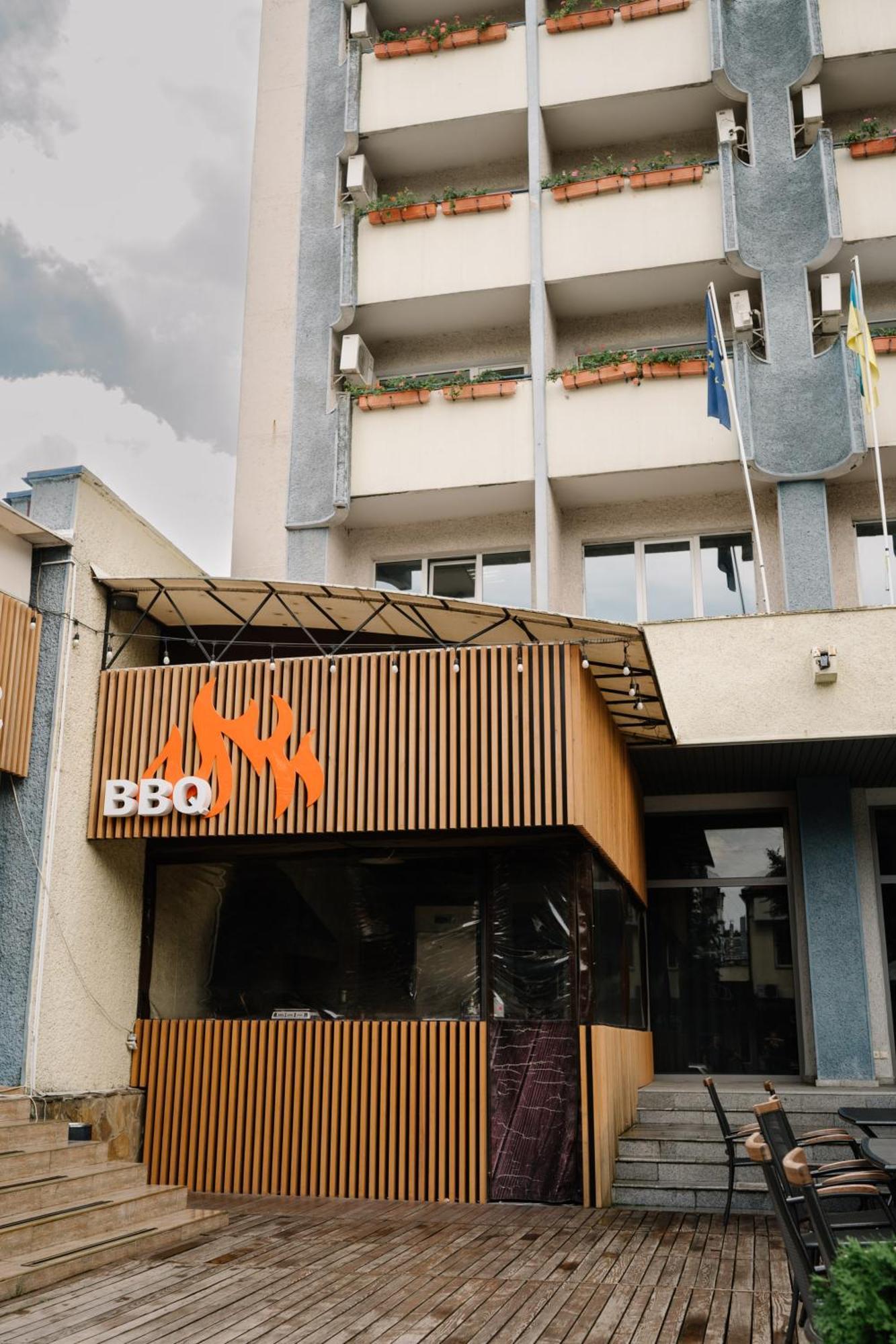 7 Days Hotel Kamyanets-Podilskyi Exterior photo