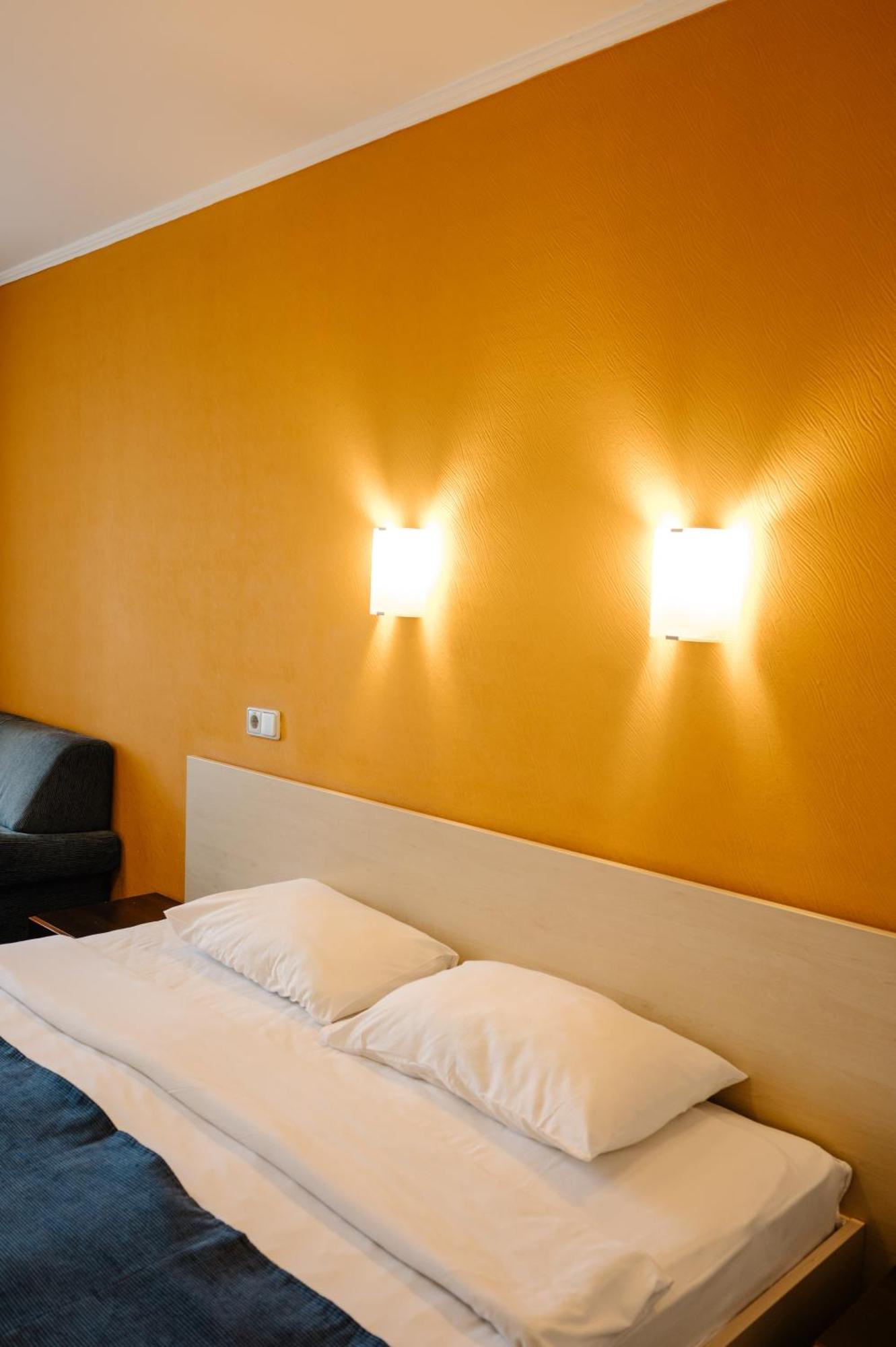 7 Days Hotel Kamyanets-Podilskyi Exterior photo
